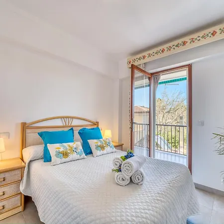 Apartment 2 Bedroom Spacious Apartment, Majorca *