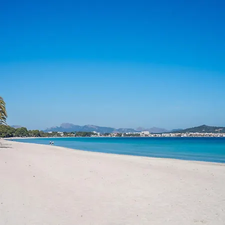 Apartment 2 Bedroom Spacious Apartment, Majorca Alcudia (Mallorca)